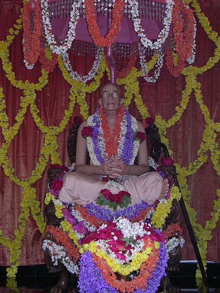 Prabhupada Flower Decoration