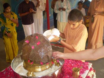 Govardhana Bathing