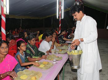 Prasadam Distribution 4