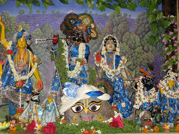 Govardhan Puja Govindaji Gardens