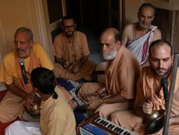 Govardhana puja kirtan