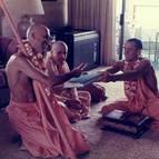 Gaura Purnima 1986, Hawai, Swami B.G Narasingha giving sannyasa initiation