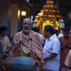 Guru Maharaja & the Devotees in Front of the Ratha