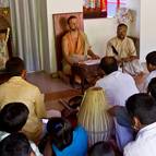 Bhakti Vijnana Giri Maharaja giving class