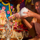 Srila Guru Maharaja Bathing Kaliya-mardana Krsna