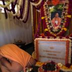 Acceptance ceremony of Sripada Bhakti Vallabha Yati Maharaja as the Sevaite acharya of Govindaji Gardens - Photo 