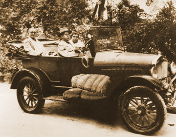 Bhaktisiddhanta in car